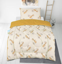 Load image into Gallery viewer, Kids Coverless Printed 7.5 tog Washable Quilt with Pillow Set 120 x 150 cm – Giraffe
